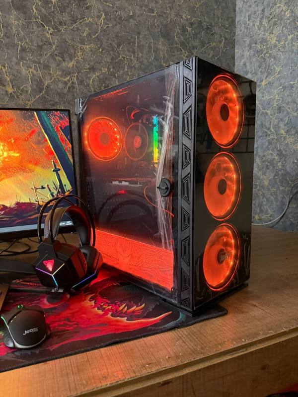 Ryzen 3 3100 + RX 570 Gaming PC – 24" 180Hz Pivot Monitör Dahil Full Set